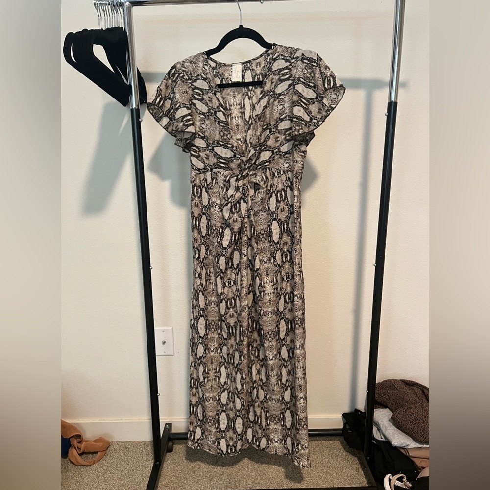 Lightweight maxi dress for any season :)